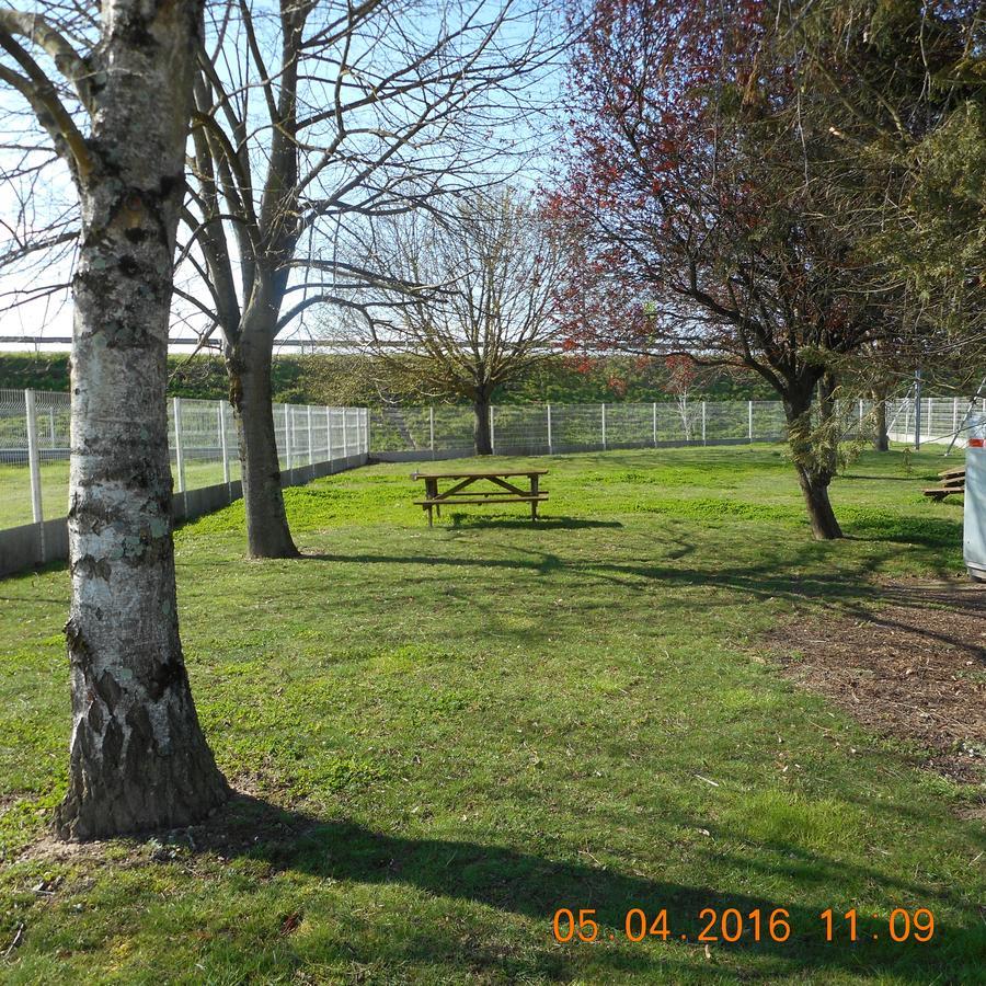 B&B Hotel Châtellerault Exterior foto